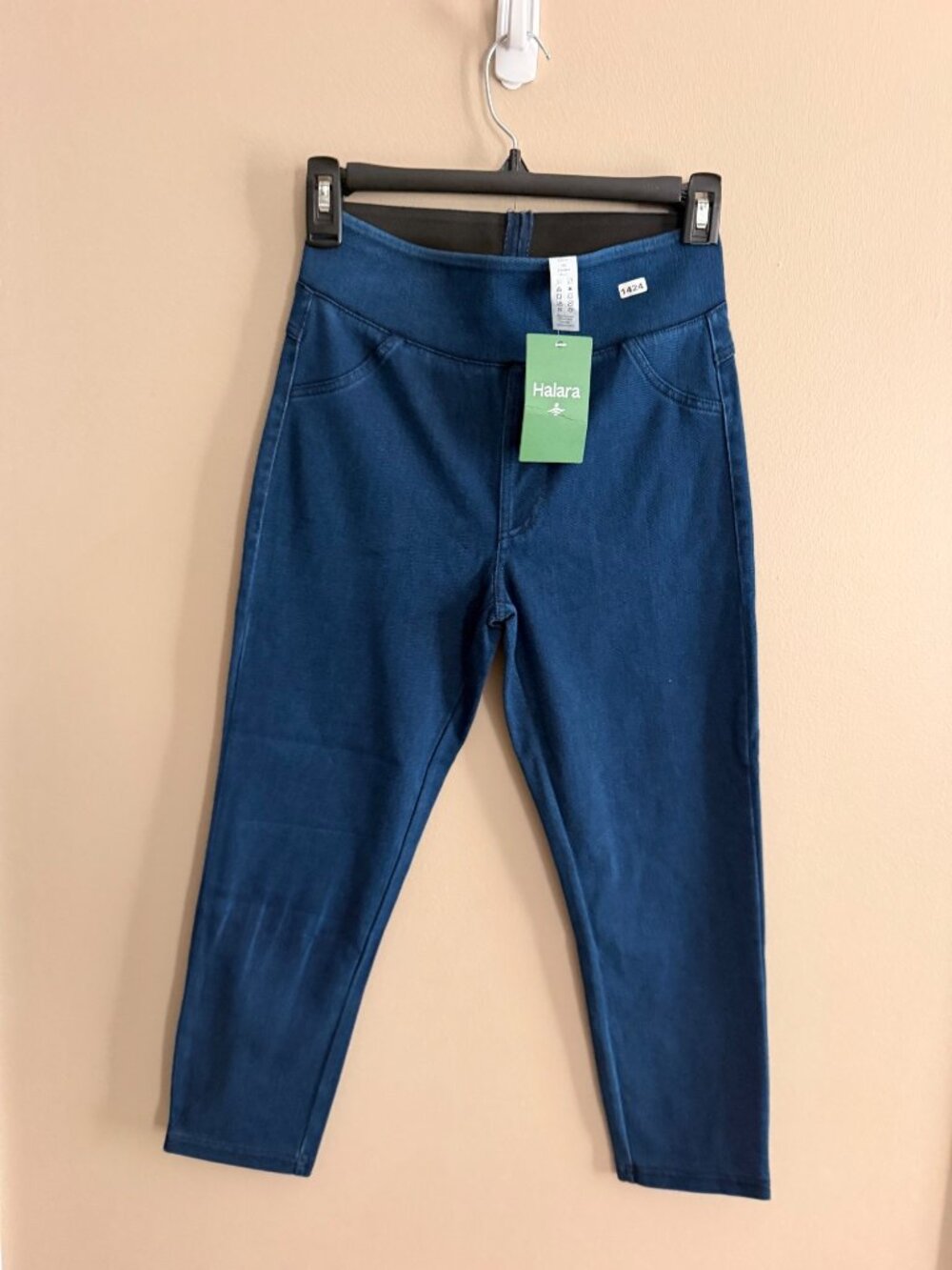 Halara XS Womens Blue  Capri jeggings XS High-Waist Stretchy Elastic Material Ne